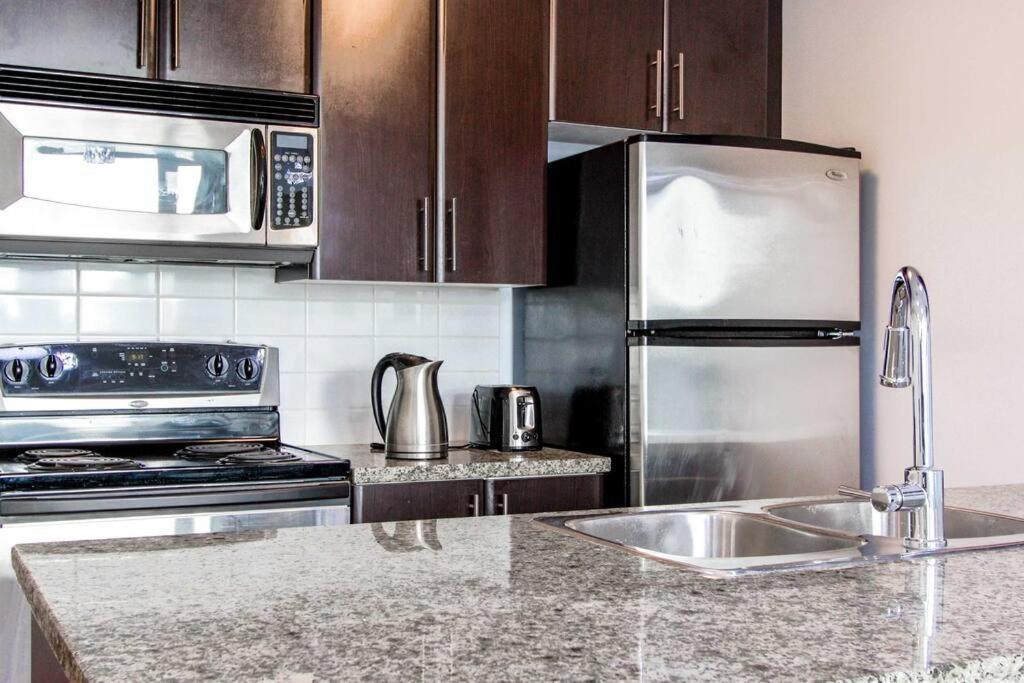 Downtown 1 Bedroom Water View Condo Ванкувер Экстерьер фото
