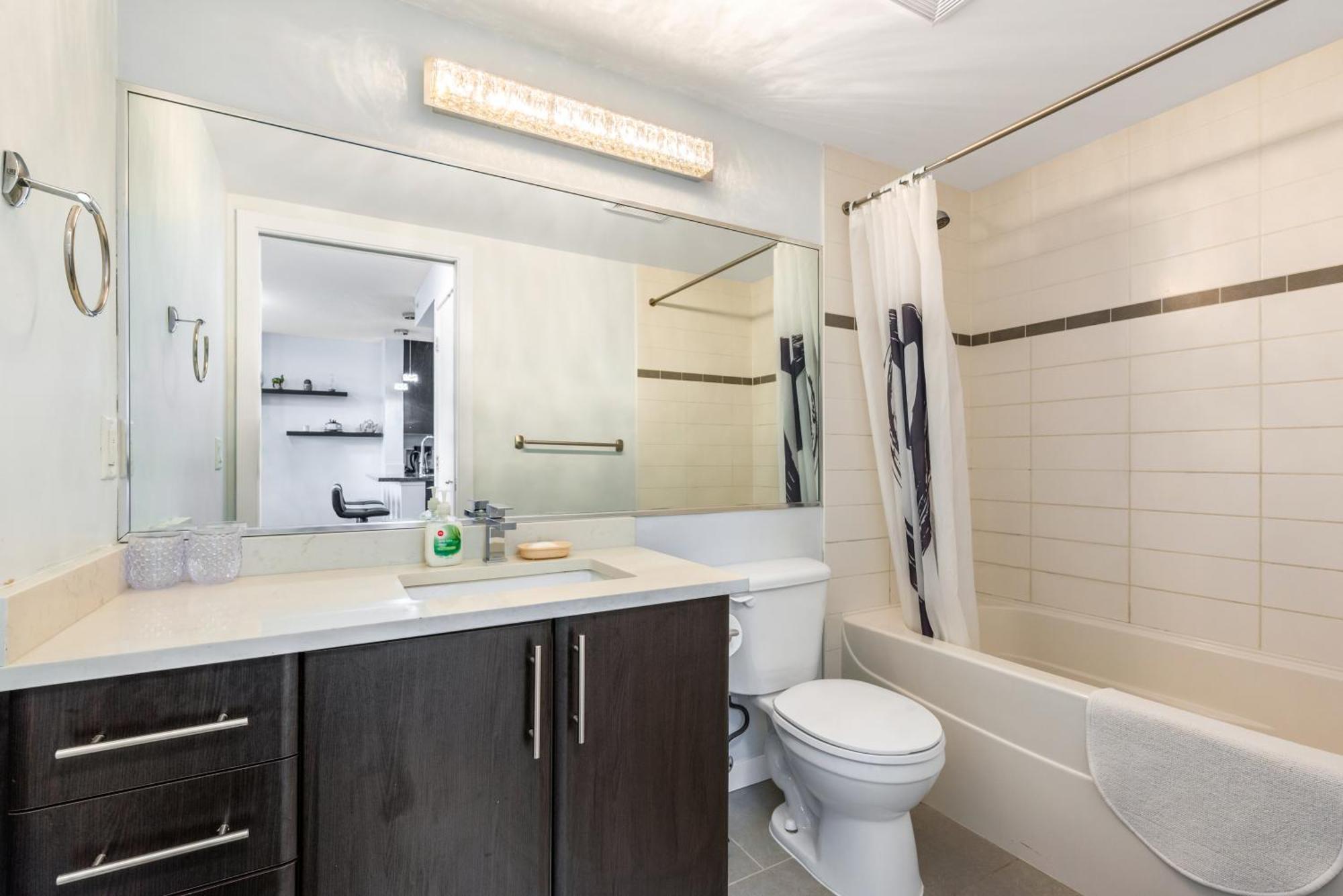 Downtown 1 Bedroom Water View Condo Ванкувер Экстерьер фото